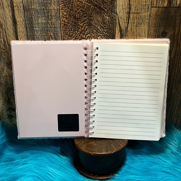 New pen Gear Ice-cream Light up Notebook and 20pc ice cream balloons - Picture 2 of 10